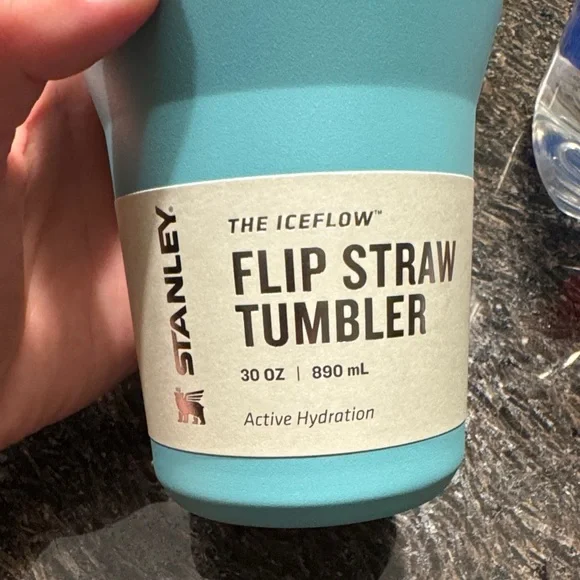 Stanley The IceFlow Flip Straw Tumbler-30oz. Agave color - Picture 2 of 7